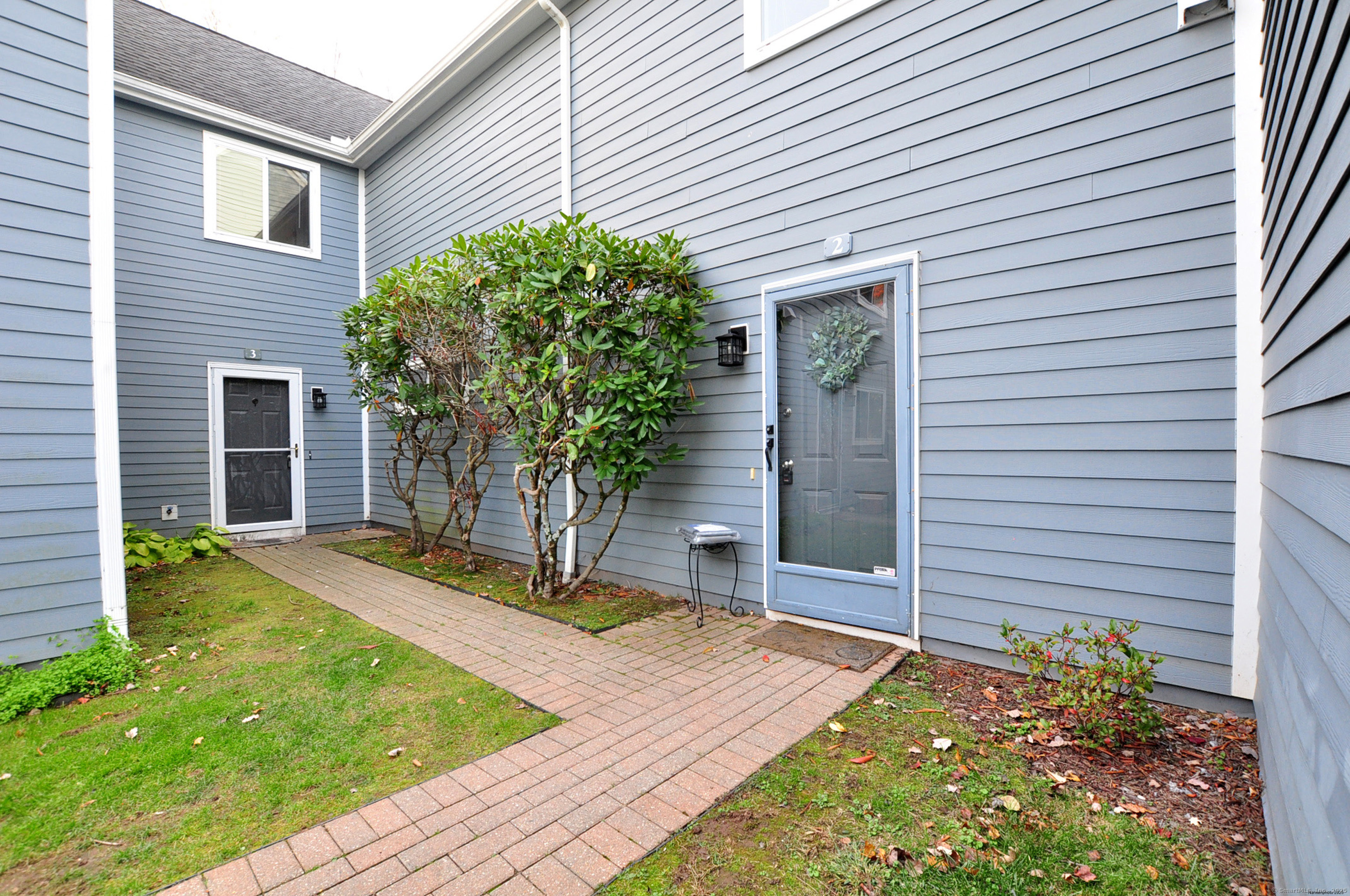 3 Farmington Meadow Drive 3