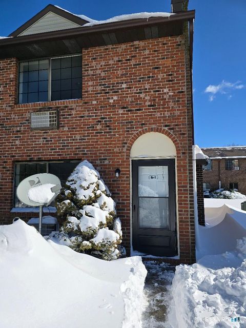 Photo of 100 Mark Lane #G1, Waterbury, CT 06704 (MLS # 24155950)