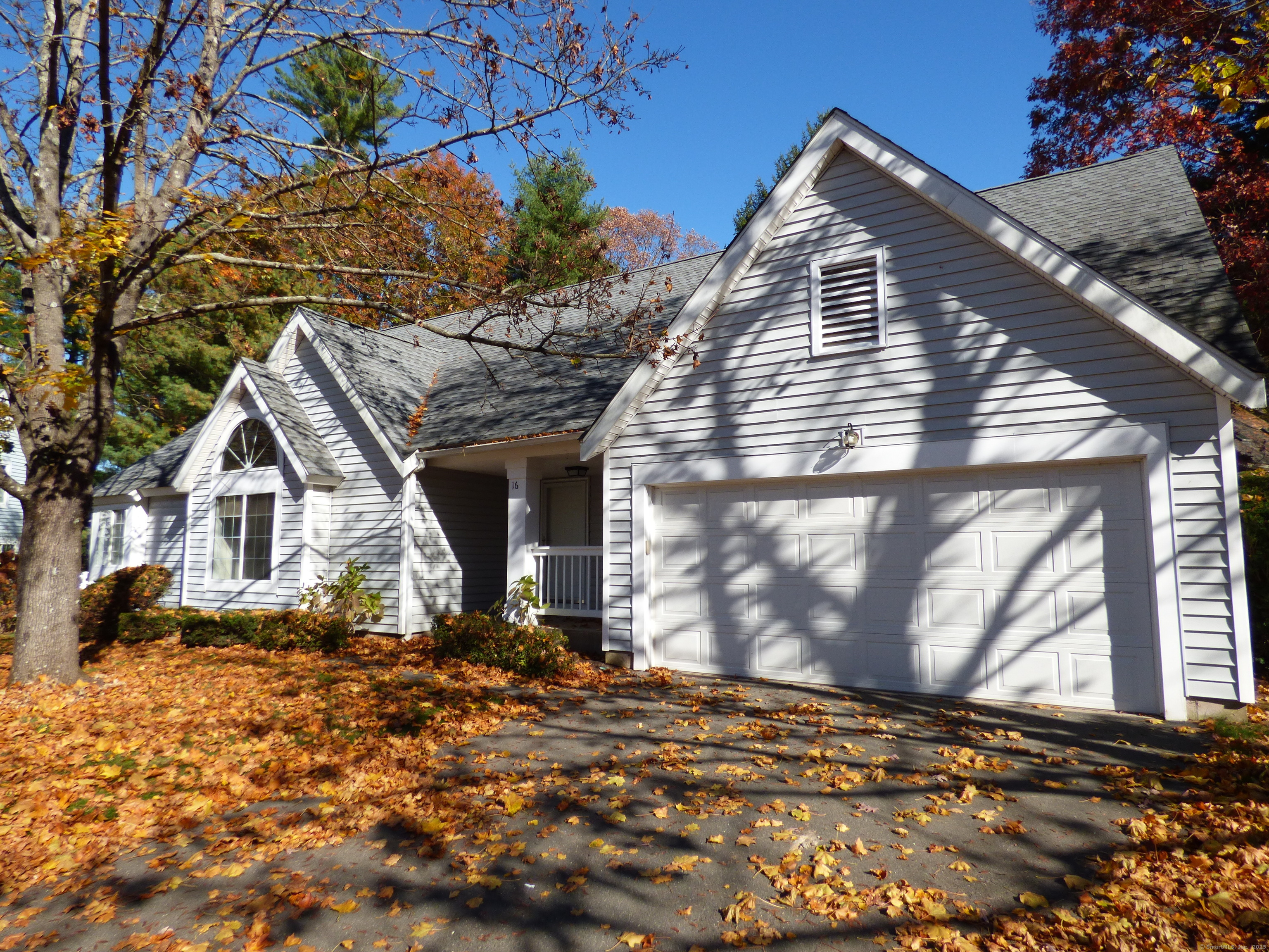 16 Stratton Forest Way 16