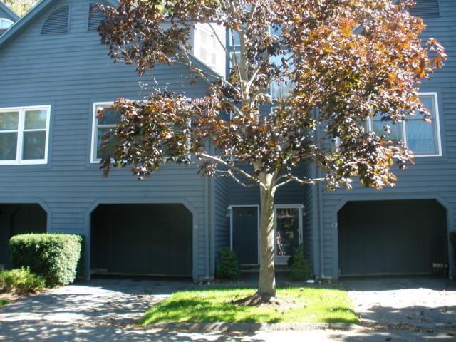 Photo 1 of 103 Fawn Ridge Lane 103, Norwalk, Connecticut, $2,475, Web #: 99081403