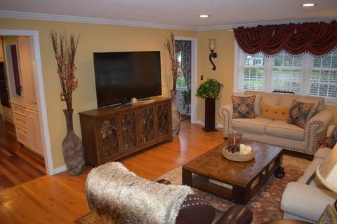 Tiny photo for 4 Tanglewood Drive, Avon, CT 06001 (MLS # 24142636)
