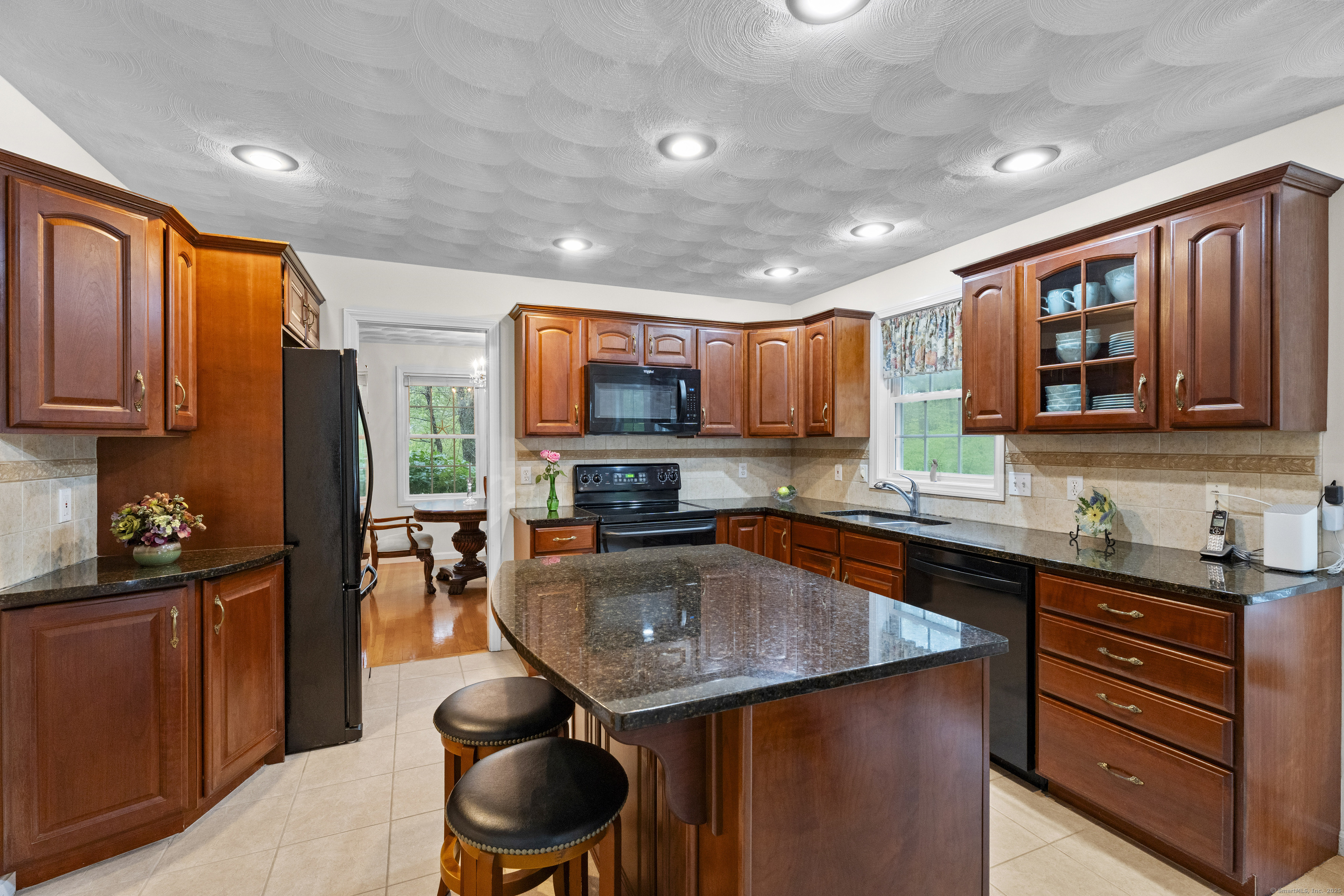 175 Ledgeland Drive, Groton, Connecticut image 5