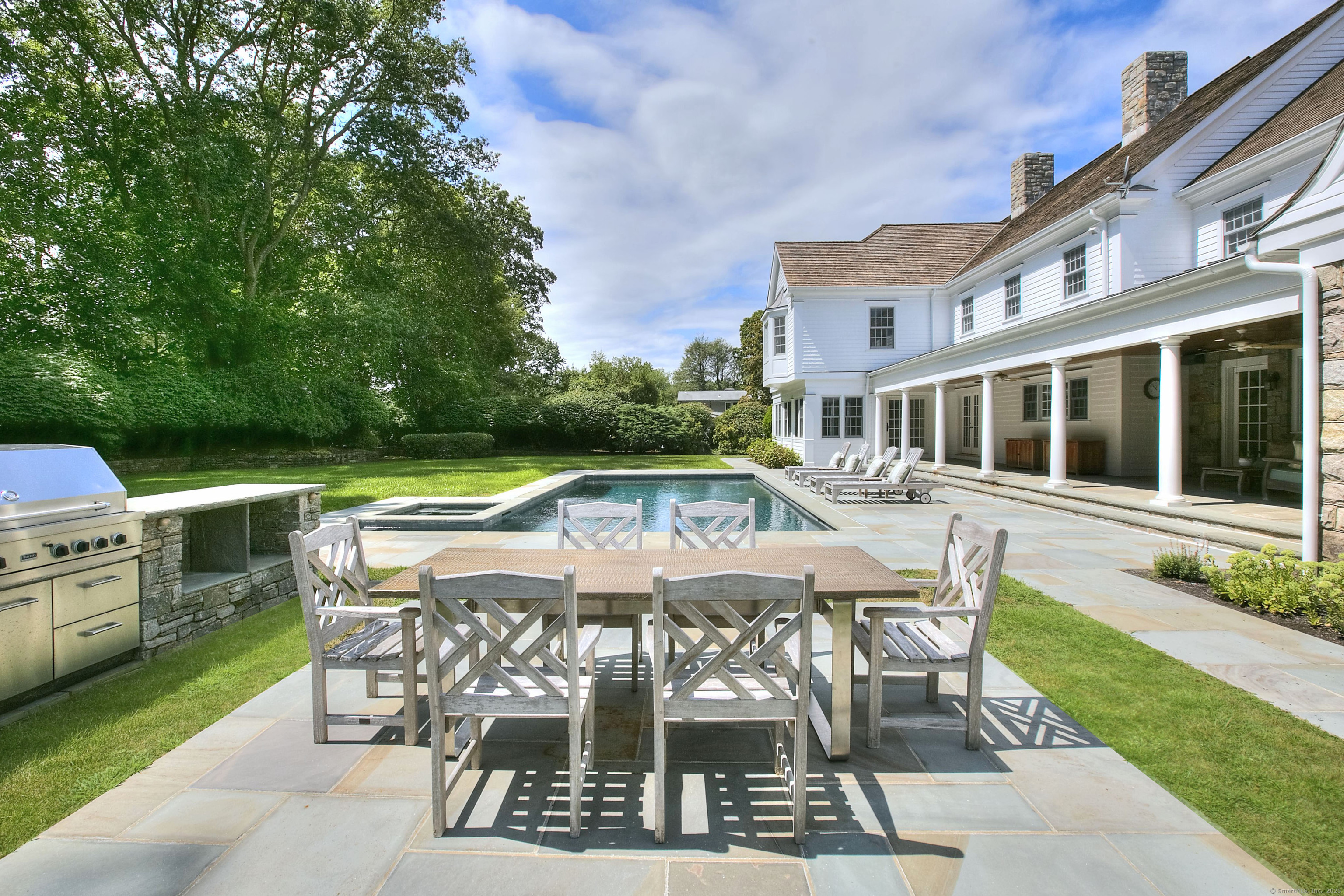 14 Mayflower Parkway