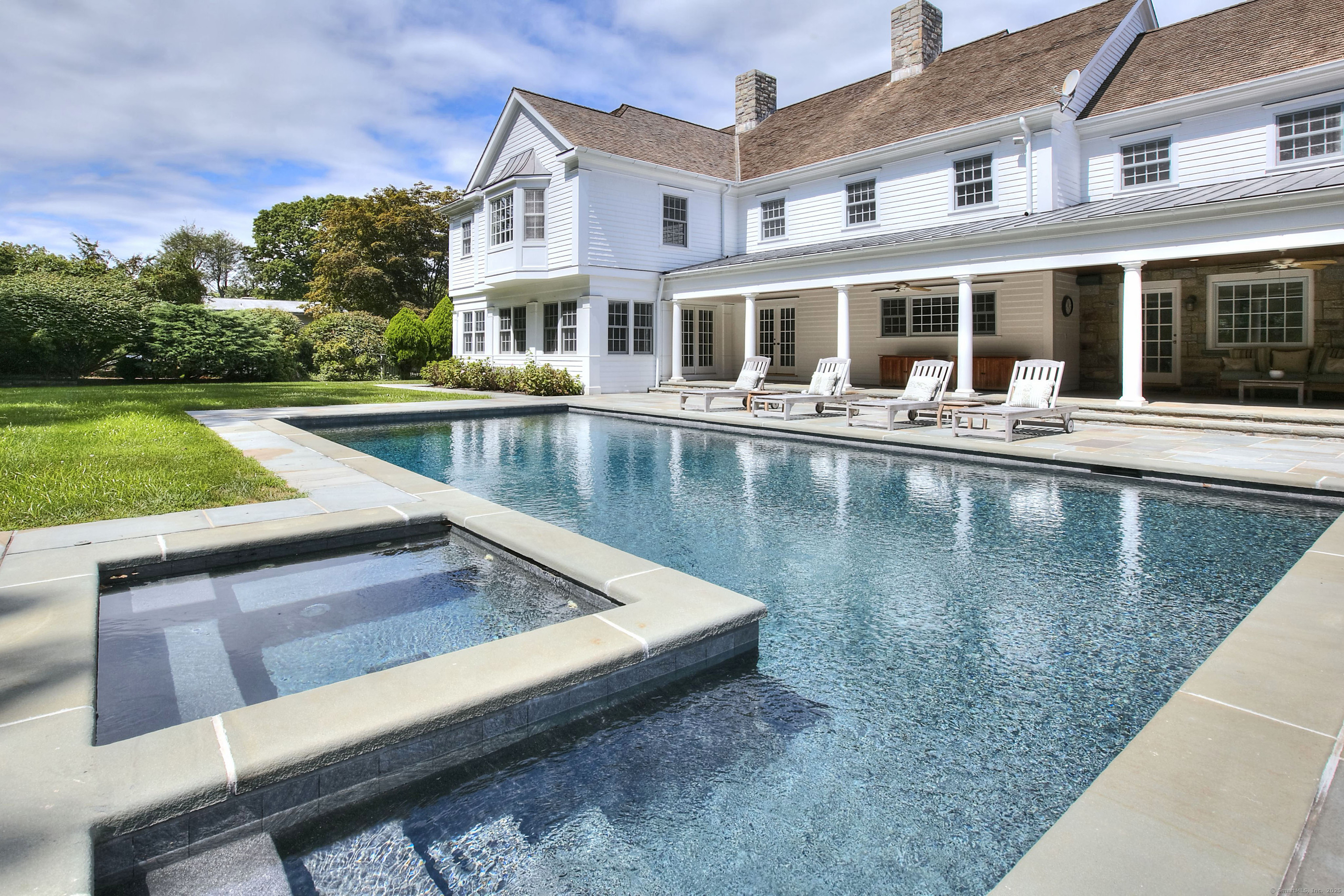 14 Mayflower Parkway