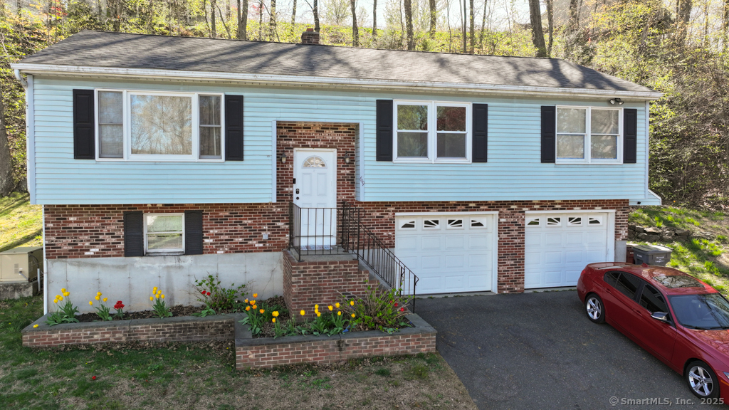 Property for Sale at Morris Street, Naugatuck, Connecticut - Bedrooms: 3 
Bathrooms: 2 
Rooms: 6  - $379,900