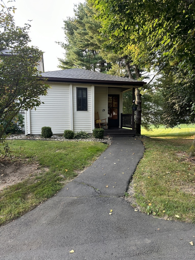 19 Simsbury Landing 19