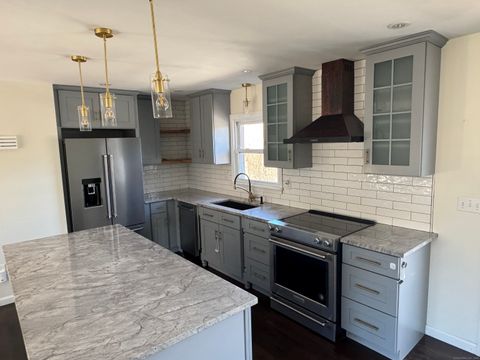 MLS: 24077691