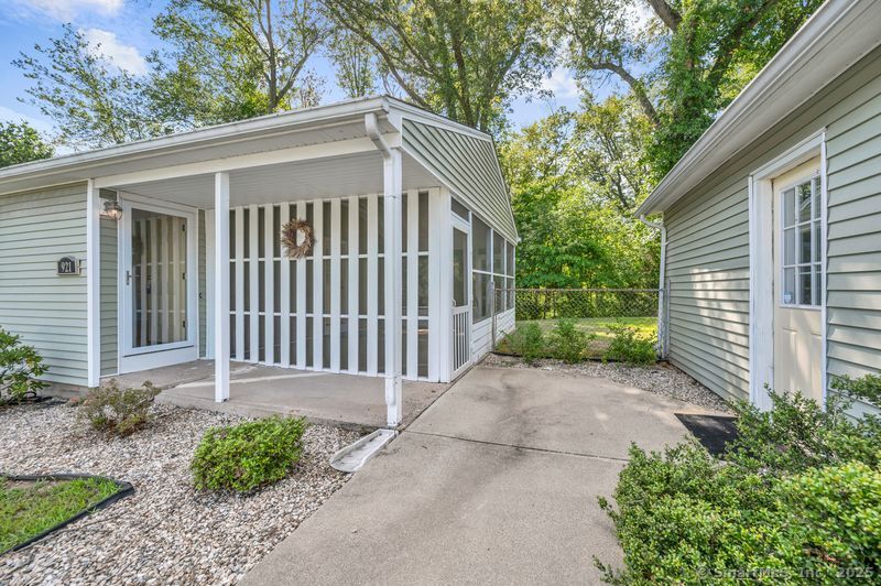 921 Farmington Drive