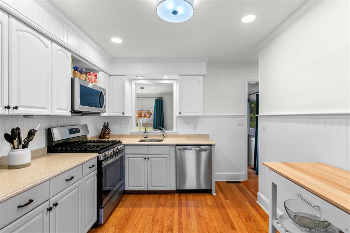 34 Strathmore Road, West Haven, Connecticut image 11