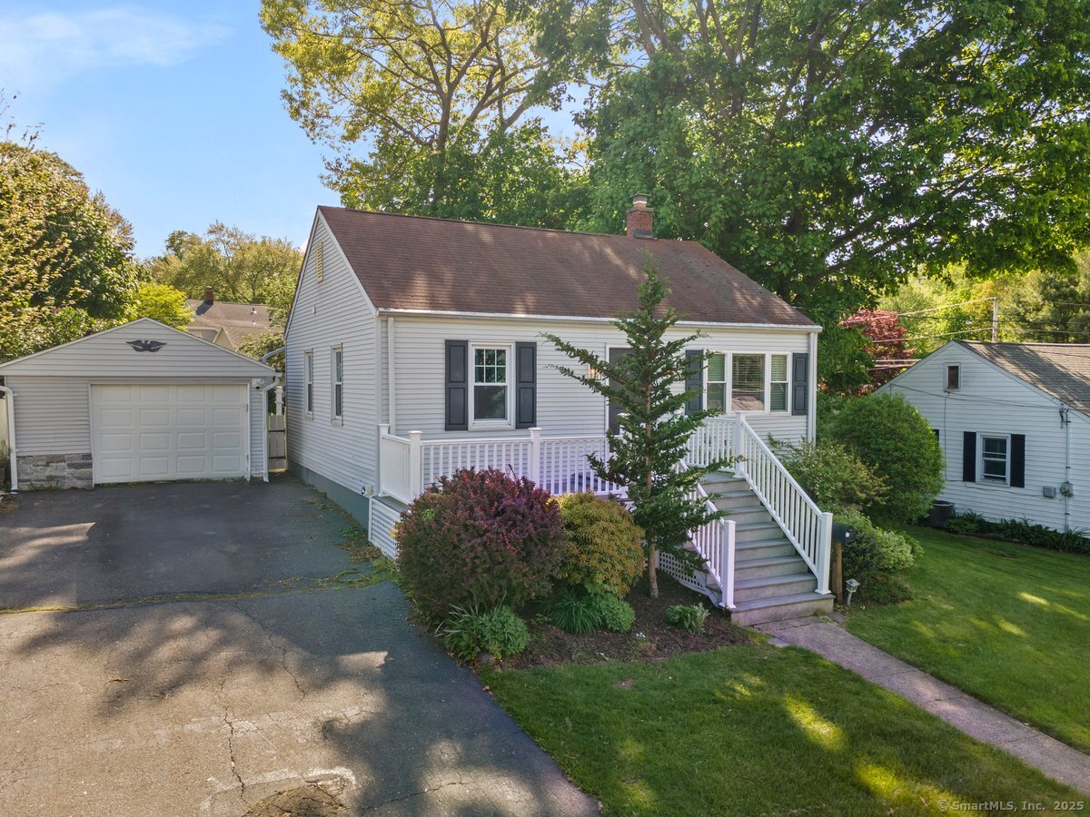 34 Strathmore Road, West Haven, Connecticut image 2