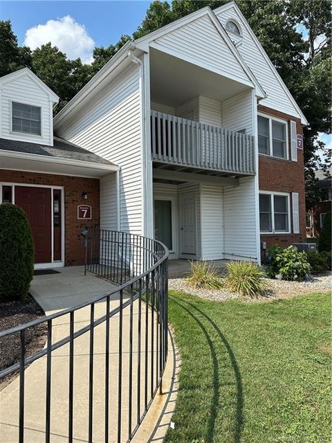 Photo of 7 Concorde Way #B5, Windsor Locks, CT 06096 (MLS # 170583345)