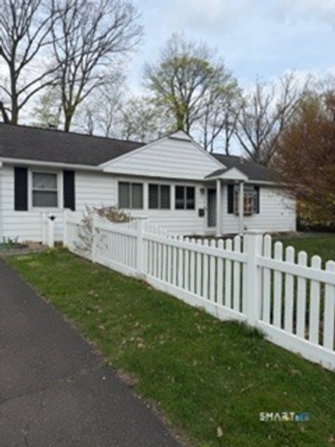 Photo of 28 Hearthstone Court, Stamford, CT 06902 (MLS # 24168367)