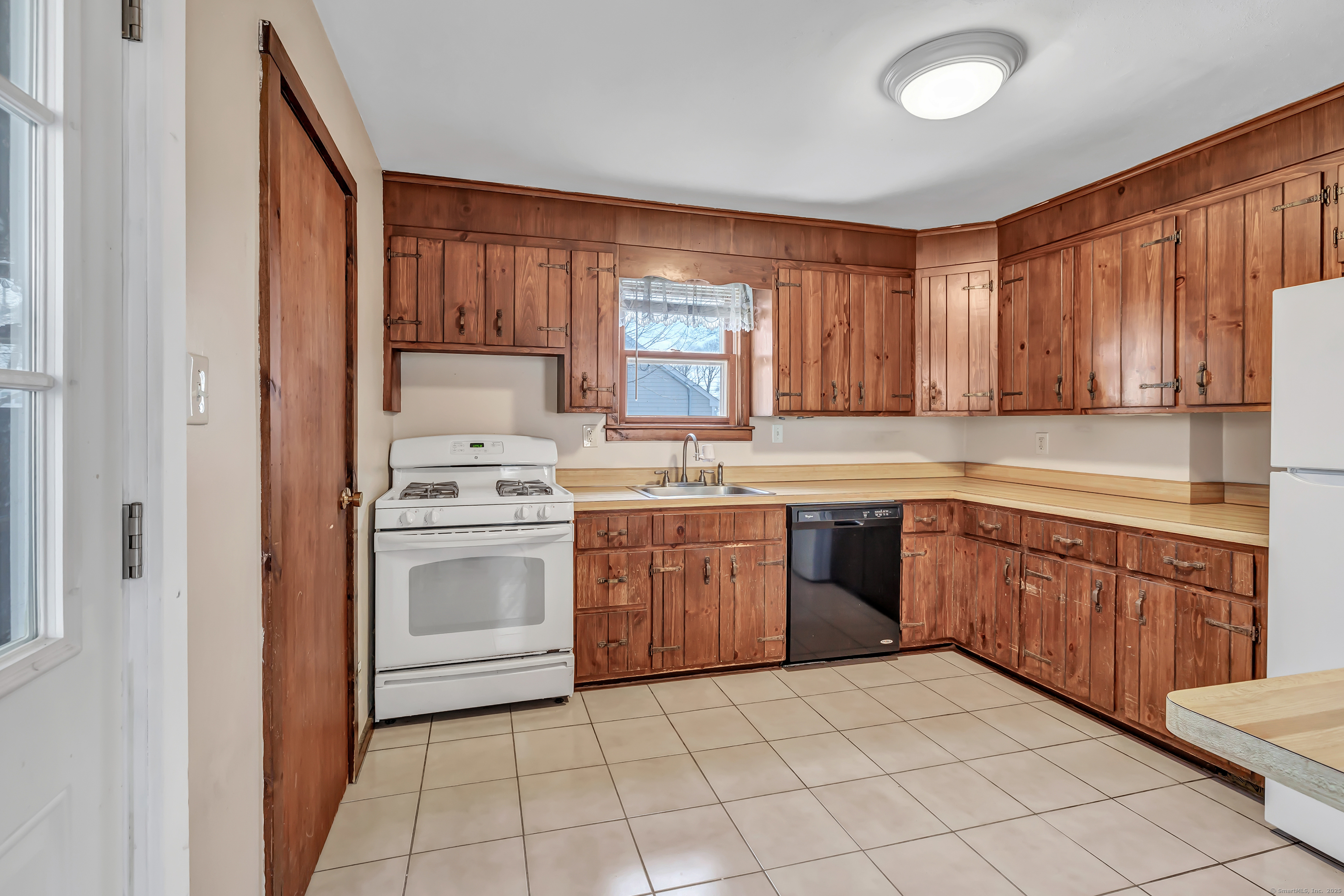 70 Cambridge Street, Stratford, Connecticut image 8