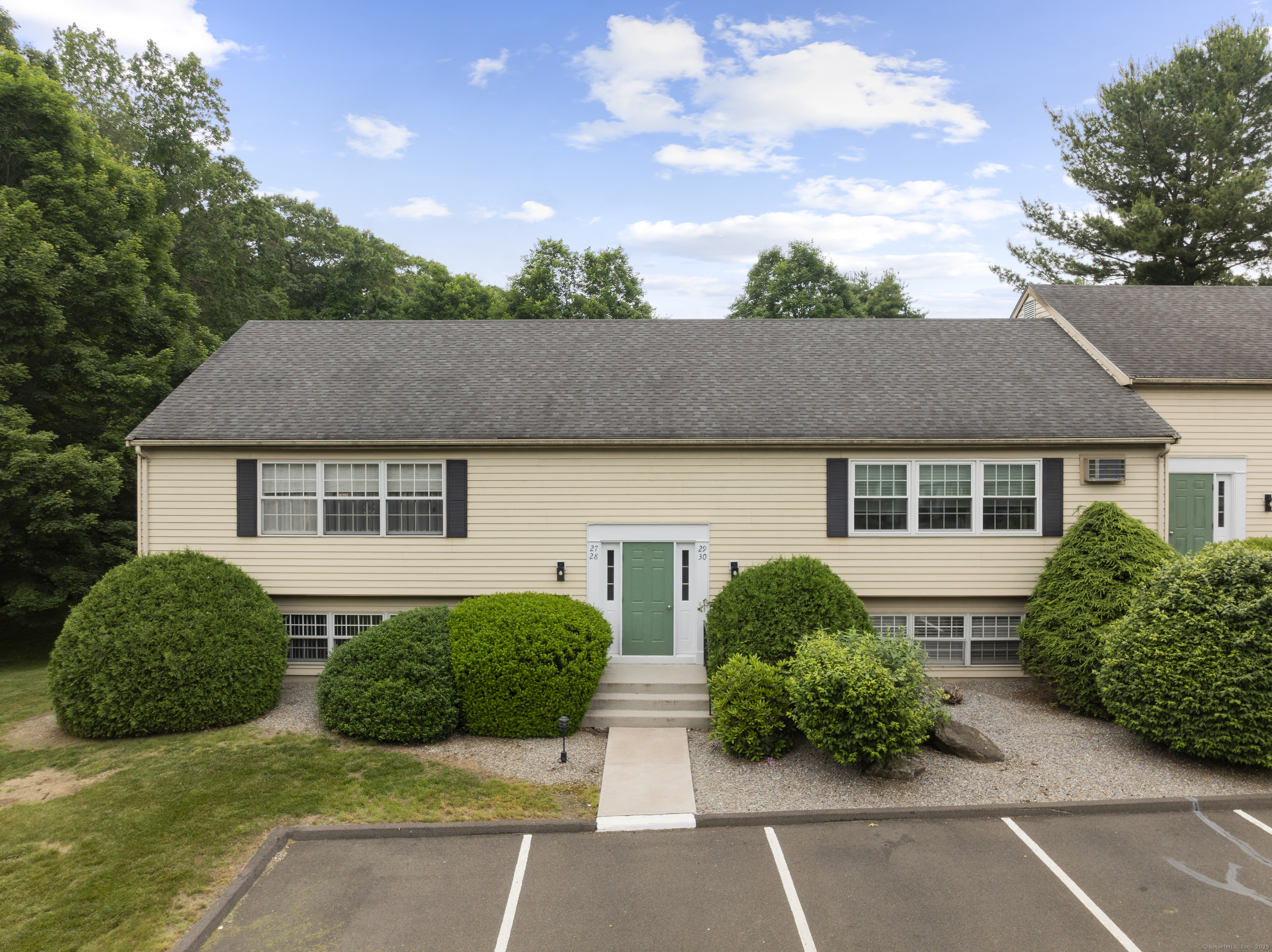 Brantwood Drive 28, Madison, Connecticut - 1 Bedrooms  
1 Bathrooms  
3 Rooms - 