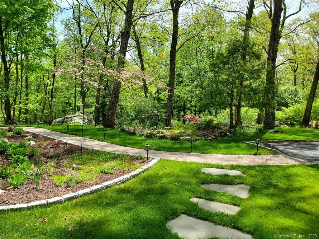 49 Spring Hill Lane North