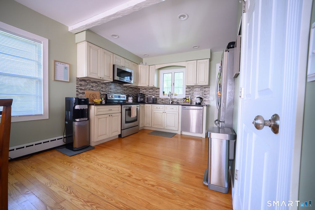 Photo of 15 Farnam Hill, Bethel, CT 06801 (MLS # 24181919)