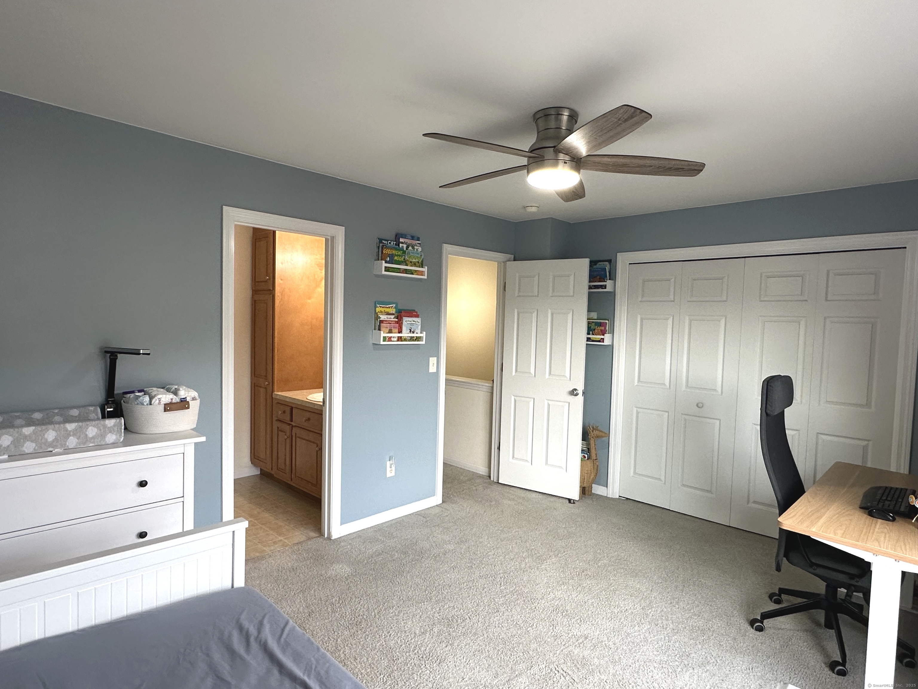 Meriden, Connecticut 06451, United States, 2 Bedrooms Bedrooms, ,3 BathroomsBathrooms,Residential,Active,240539