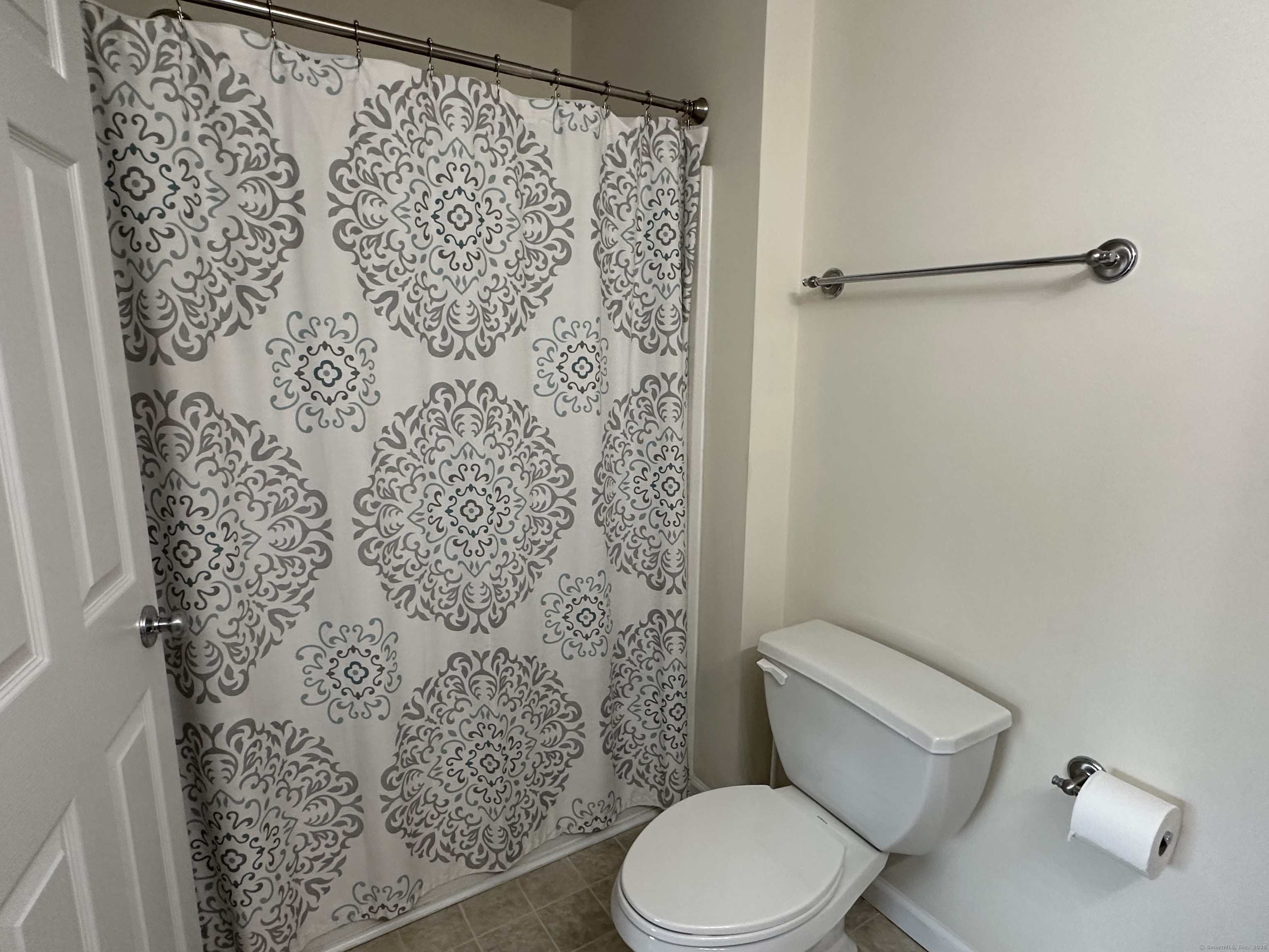 Meriden, Connecticut 06451, United States, 2 Bedrooms Bedrooms, ,3 BathroomsBathrooms,Residential,Active,240539