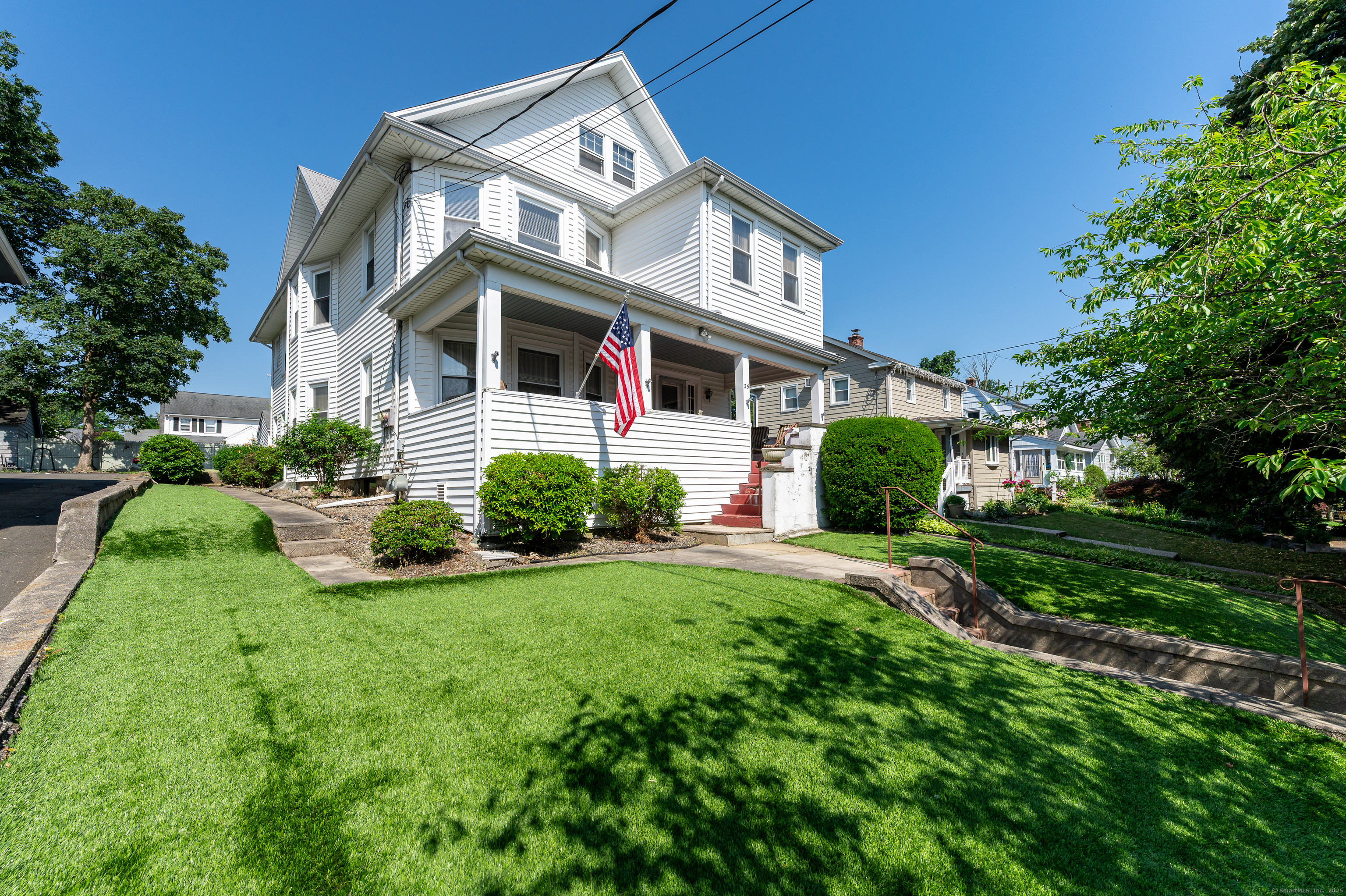 35 Hinckley Avenue