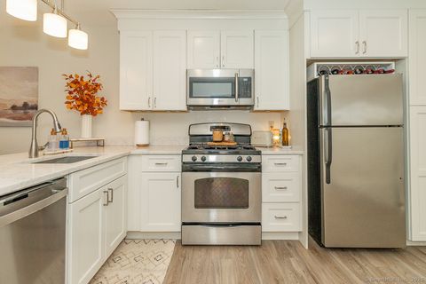 Tiny photo for 27 Deer Run Trail #17, Manchester, CT 06042 (MLS # 24134654)