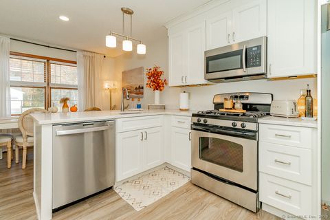 Tiny photo for 27 Deer Run Trail #17, Manchester, CT 06042 (MLS # 24134654)