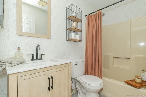 Tiny photo for 27 Deer Run Trail #17, Manchester, CT 06042 (MLS # 24134654)