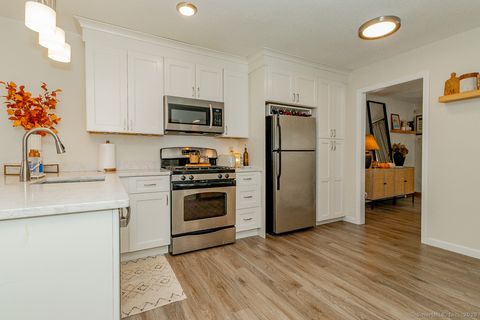 Tiny photo for 27 Deer Run Trail #17, Manchester, CT 06042 (MLS # 24134654)