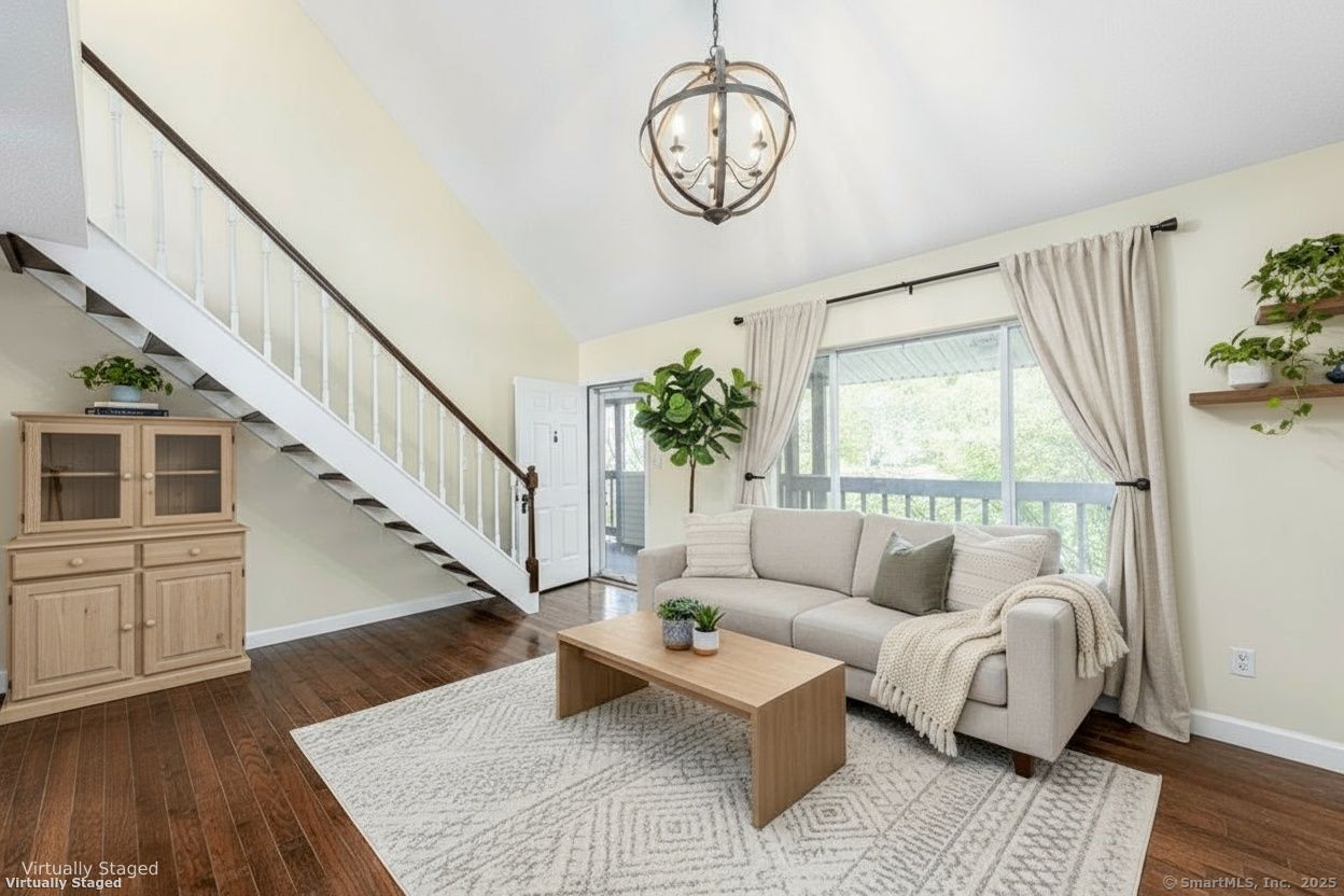 365 Woodford Avenue APT 6