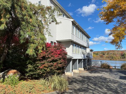 Photo of 365 Woodford Avenue #APT 6, Plainville, CT 06062 (MLS # 24135997)