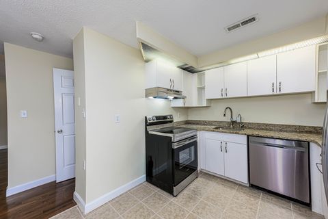 Tiny photo for 365 Woodford Avenue #APT 6, Plainville, CT 06062 (MLS # 24135997)