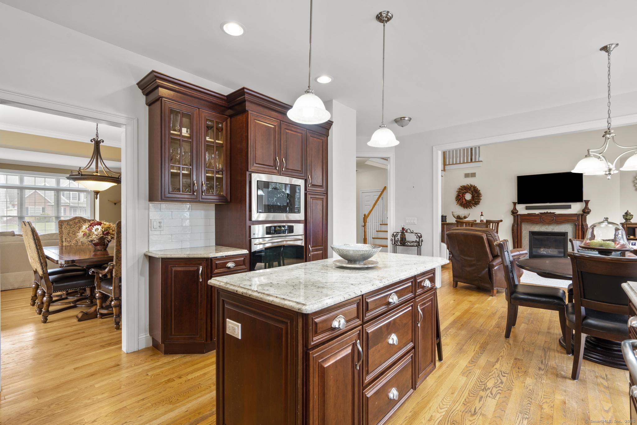 43 Holland View Drive, Southington, Connecticut image 9