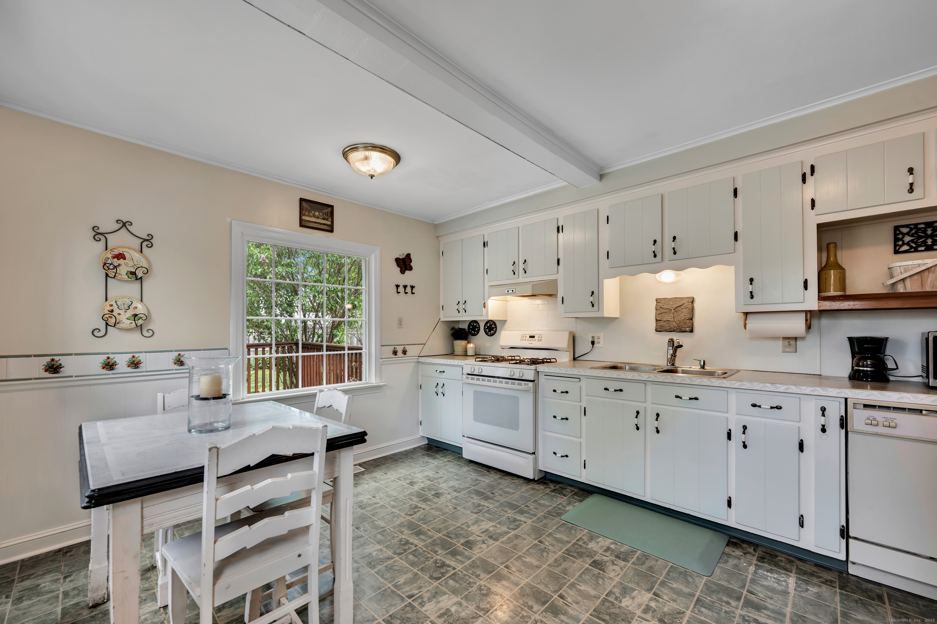 4 Hockanum Drive