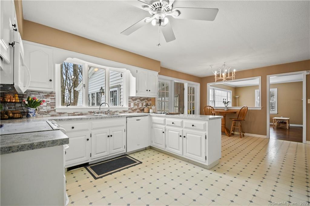 Photo 10 of 39 of 551 Brownstone Ridge house