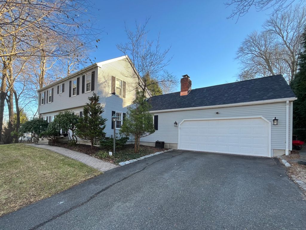 Photo of 51 Cross Road, Middlebury, CT 06762 (MLS # 24141874)