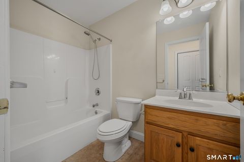 Tiny photo for 15 Freedom Way #105, East Lyme, CT 06357 (MLS # 24152376)