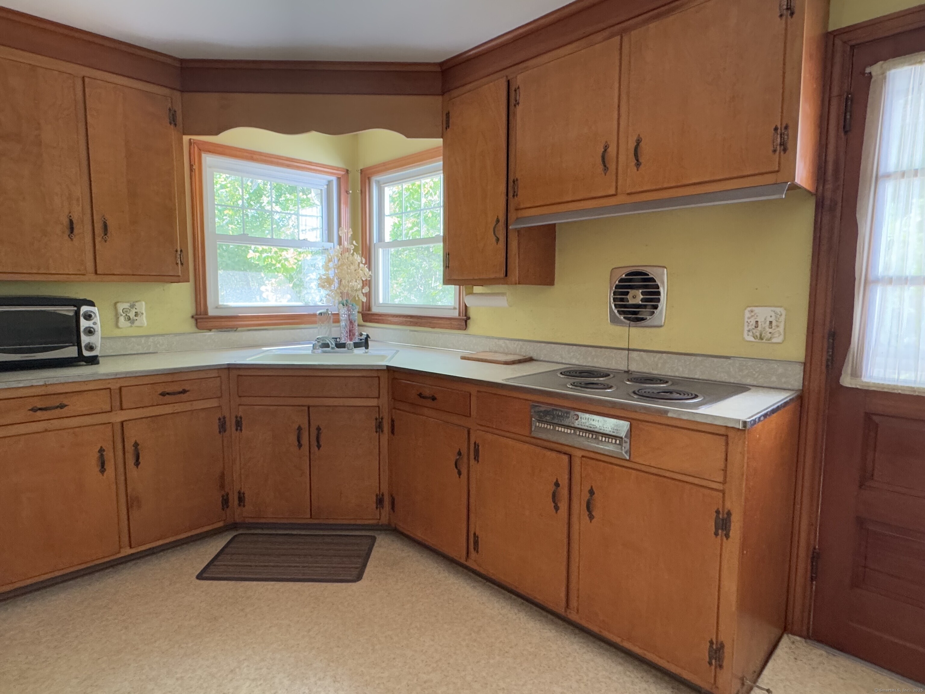 472 Strong Street, East Haven, Connecticut image 20