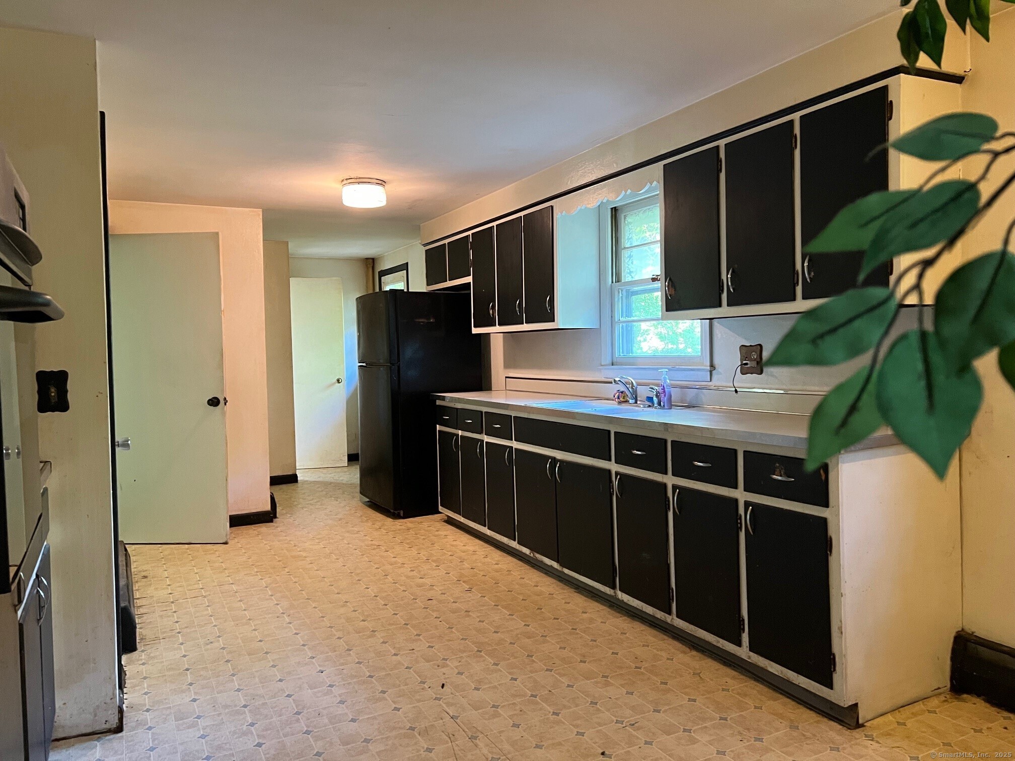 172 Pierce Street, Torrington, Connecticut image 3