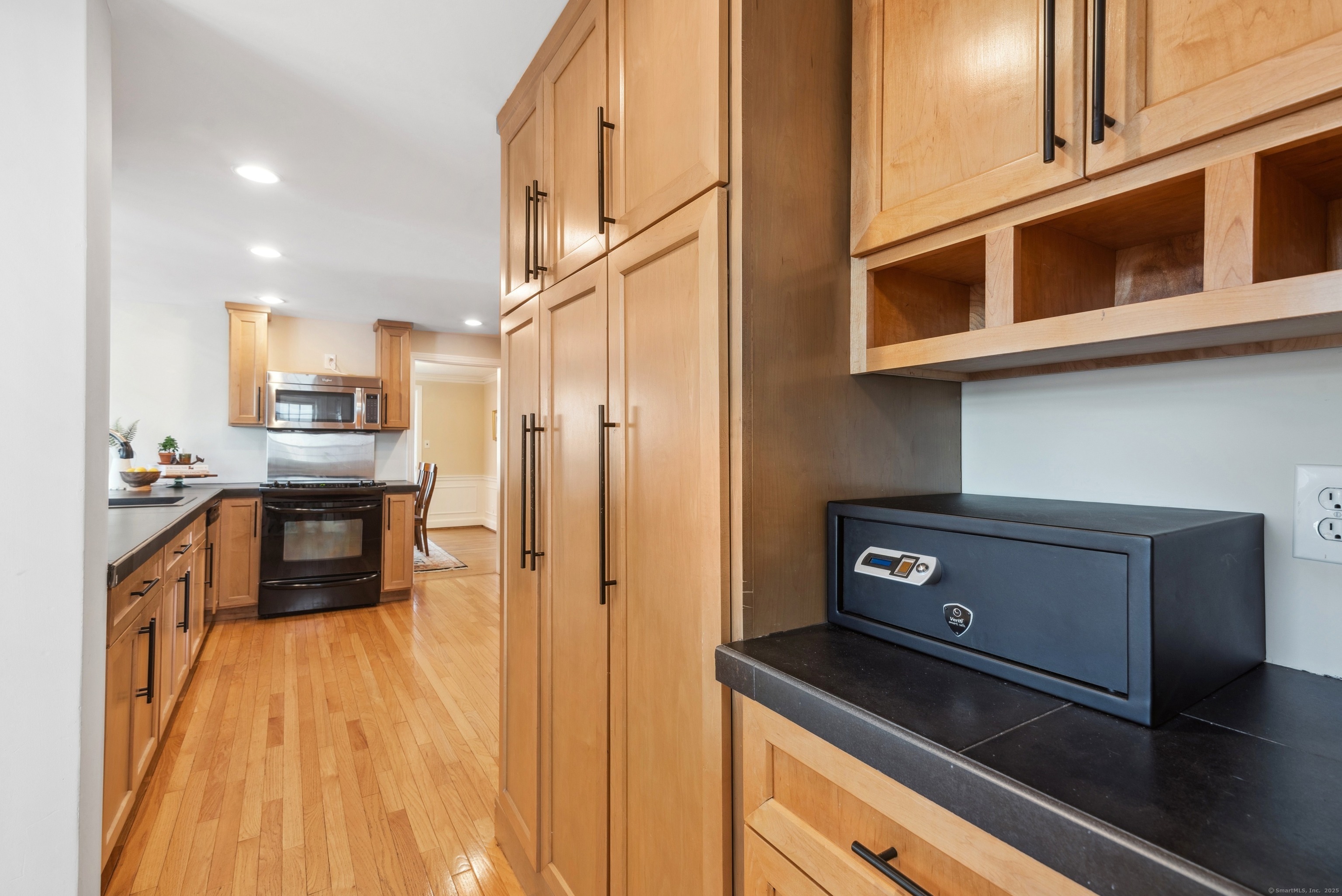 116 Whiting Lane, West Hartford, Connecticut image 7