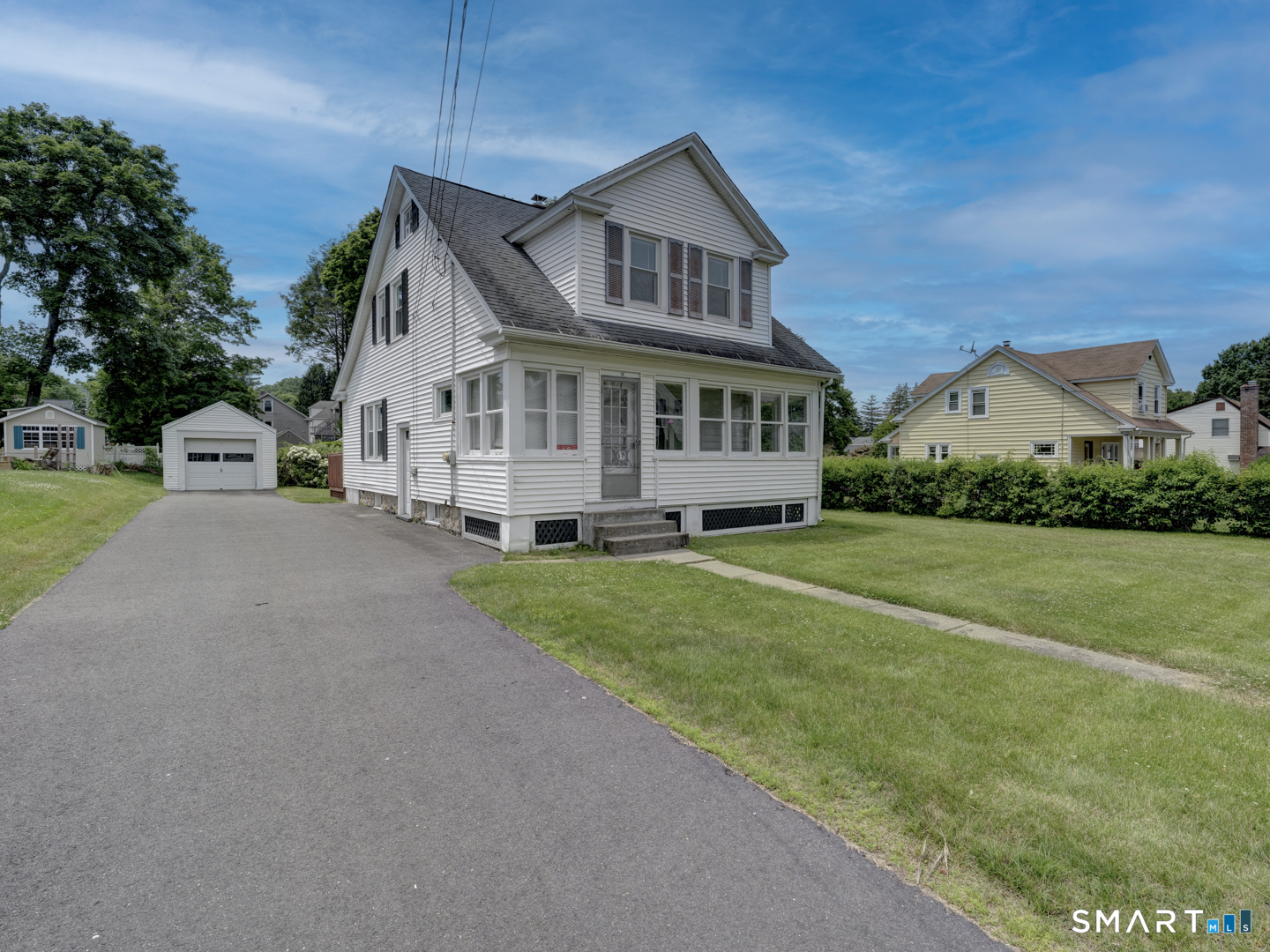10 Dewey Avenue
