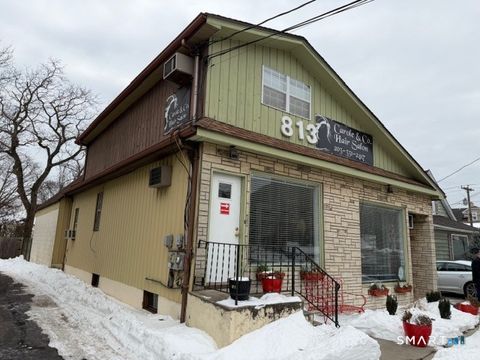 Photo of 813 Kings Highway E, Fairfield, CT 06825 (MLS # 24157371)