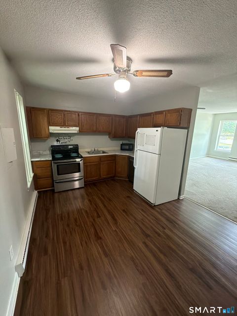 Condo For Rent - 44 Willow Street #44<br/> Meriden, CT 06450
