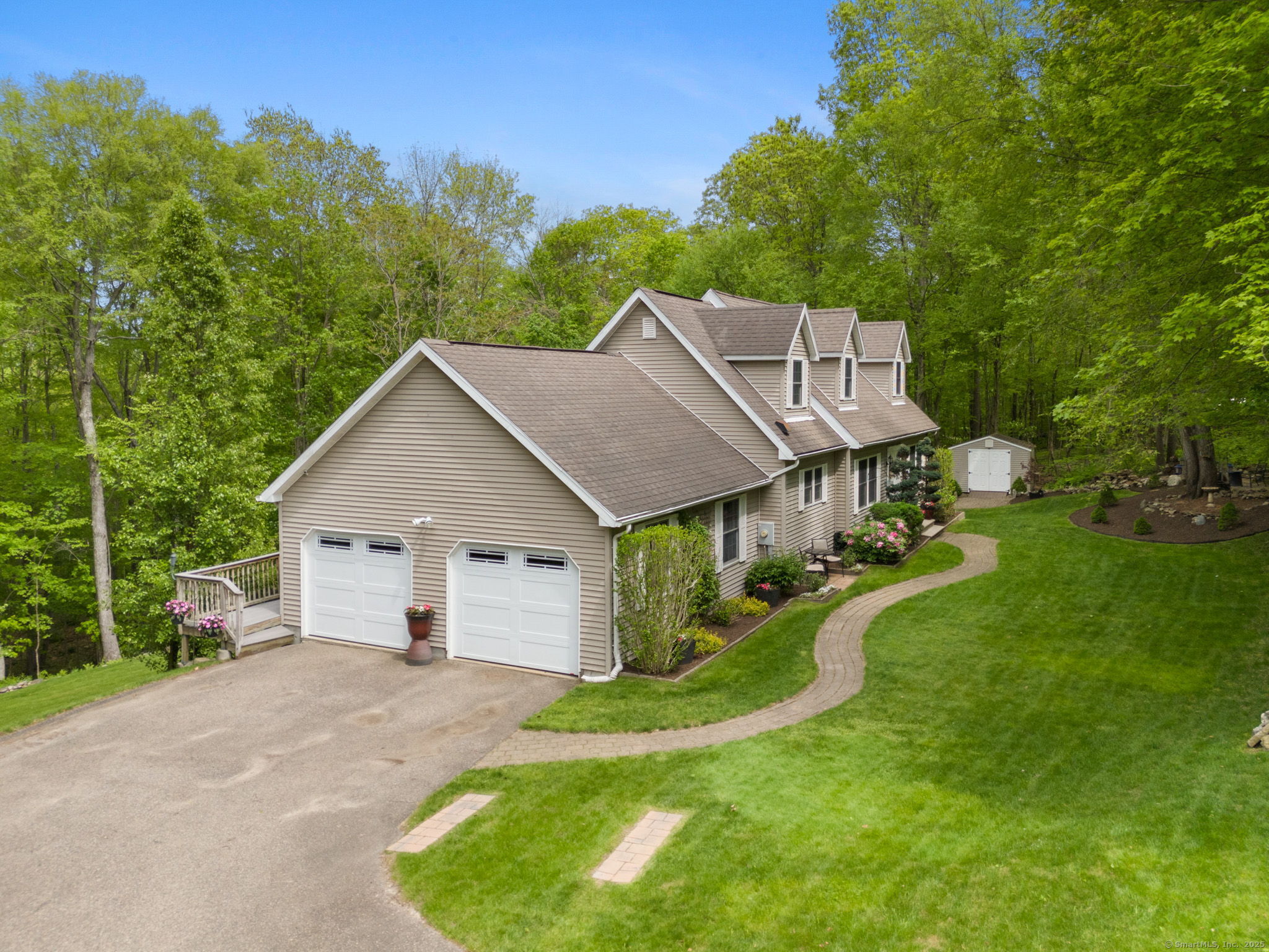 21 Dilaj Drive
