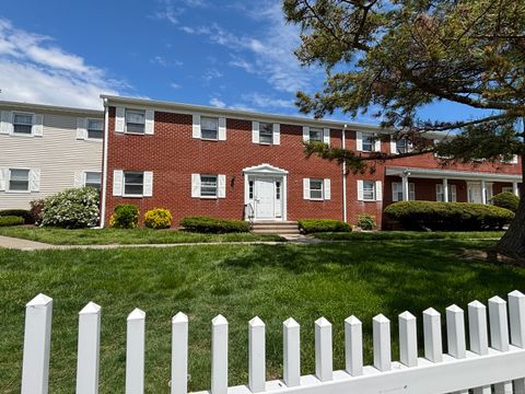 Photo of 51 E Broadway #C, Milford, CT 06460 (MLS # 24136127)