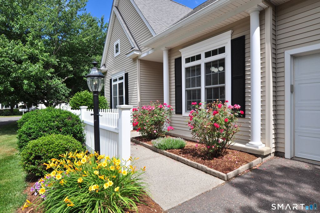 Photo of 213 Kenswick Lane #213, Windsor, CT 06095 (MLS # 24149359)