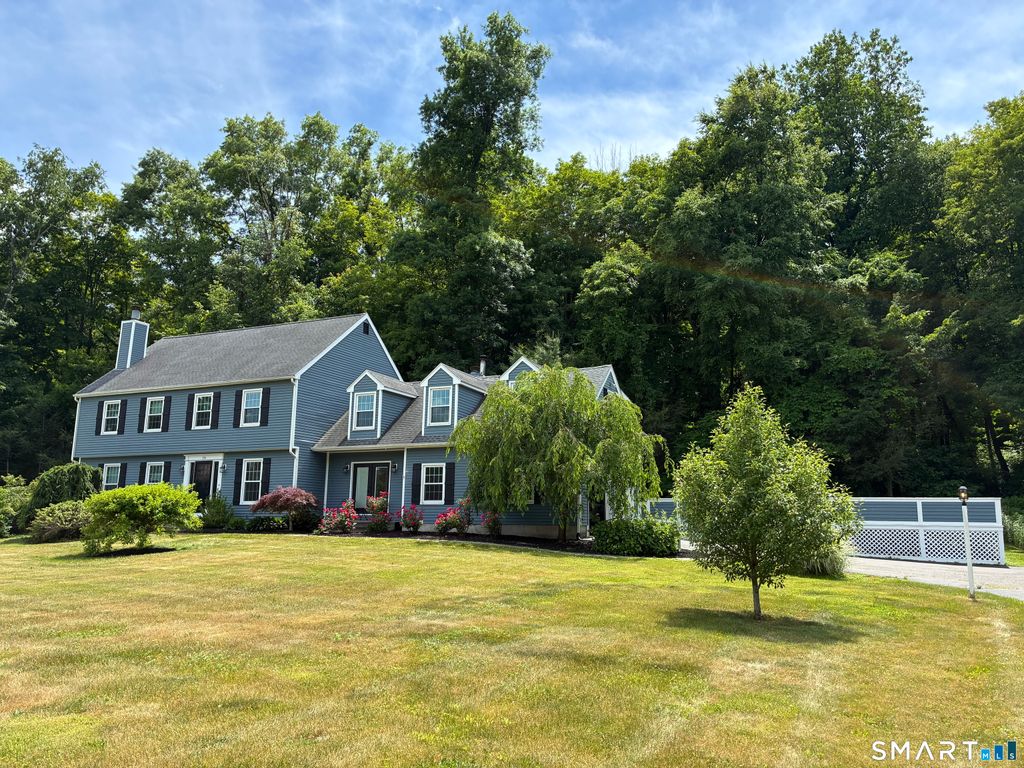Photo of 216 Bluff View Drive, Guilford, CT 06437 (MLS # 24185800)