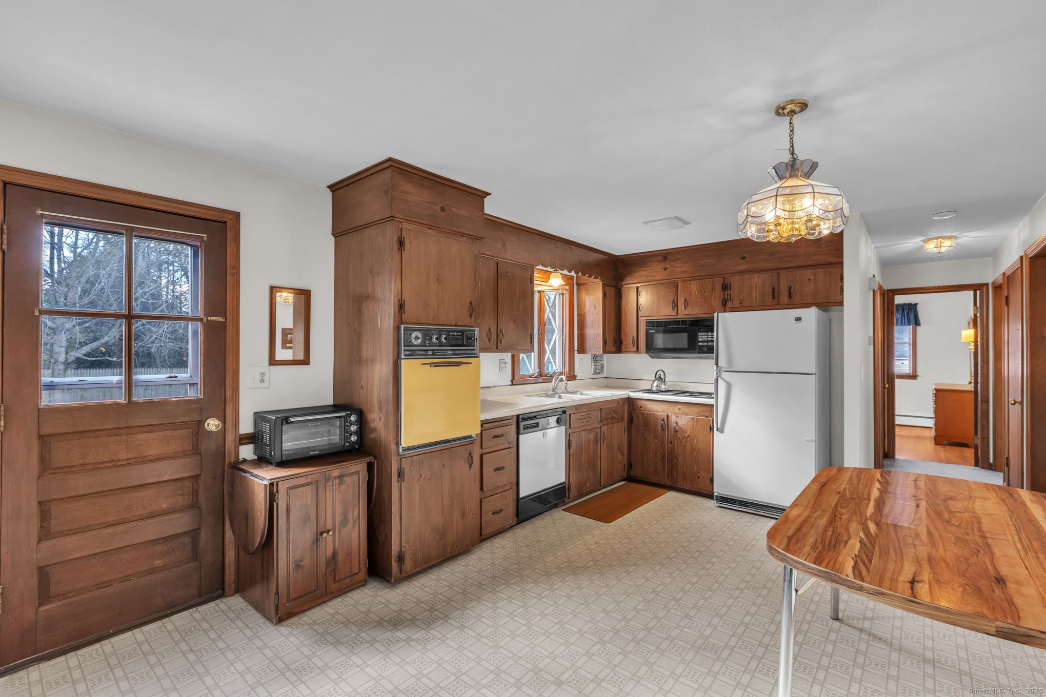 South Windsor, Connecticut 06074, United States, 3 Bedrooms Bedrooms, ,2 BathroomsBathrooms,Residential,Active,249063