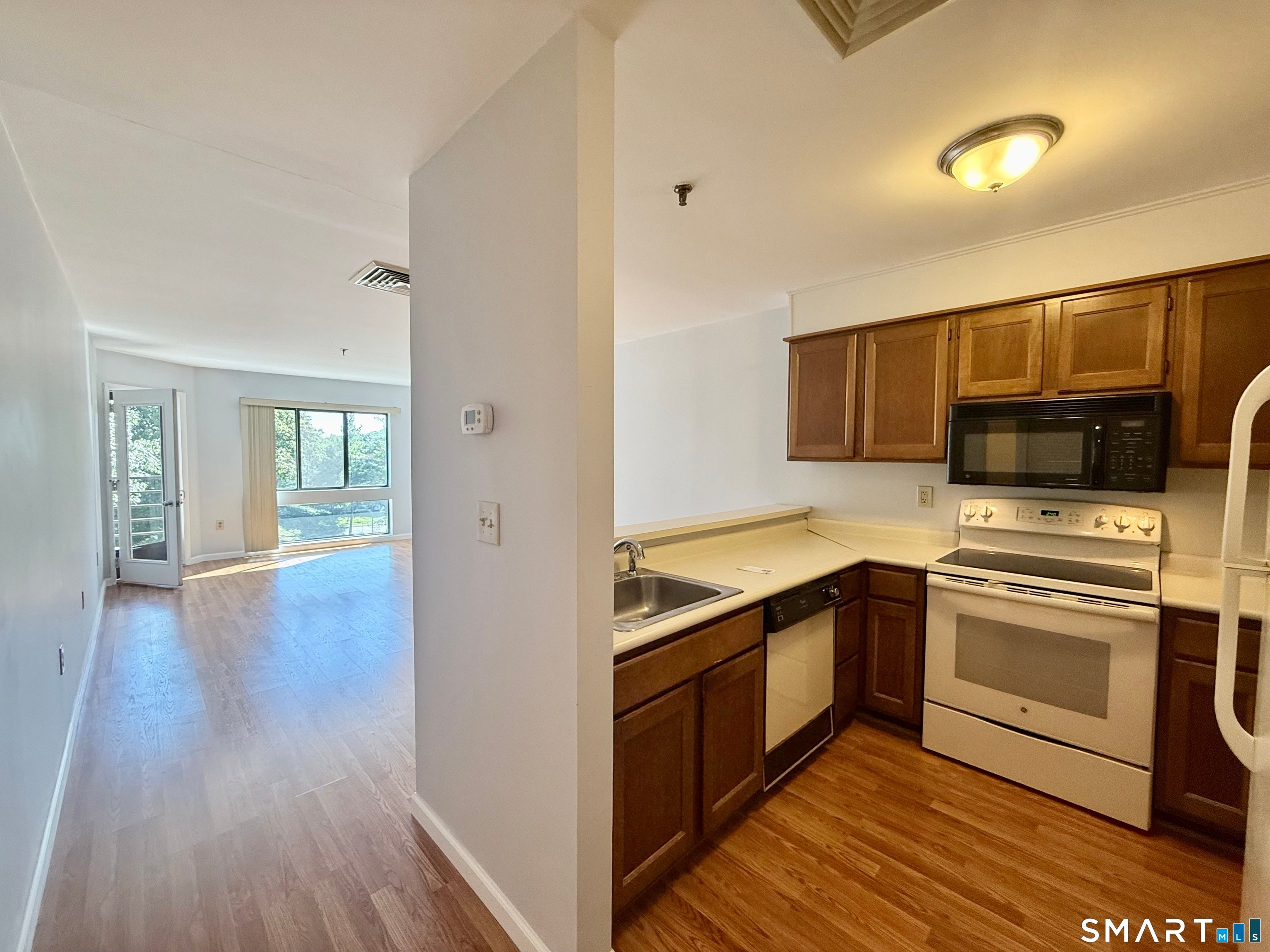 1204 Whitney Avenue 406