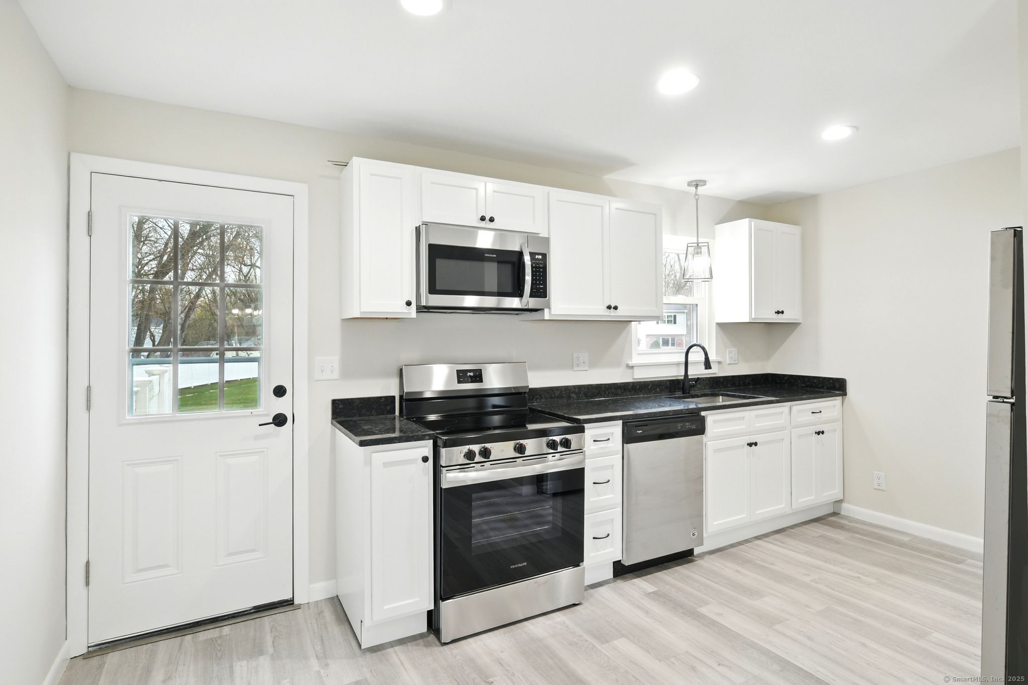 56 Elm Street #APT 12, Enfield, Connecticut image 9