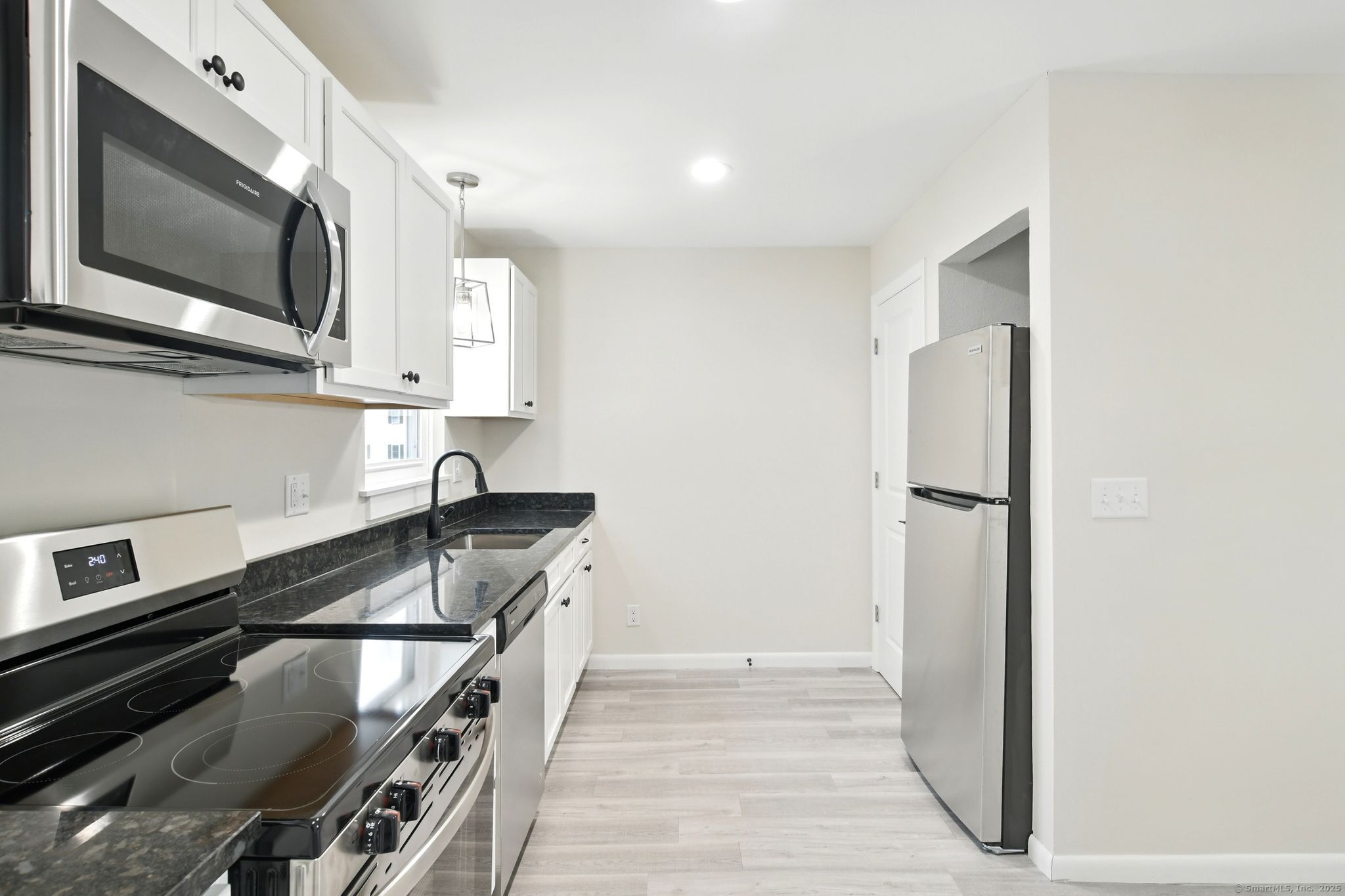 56 Elm Street #APT 12, Enfield, Connecticut image 10