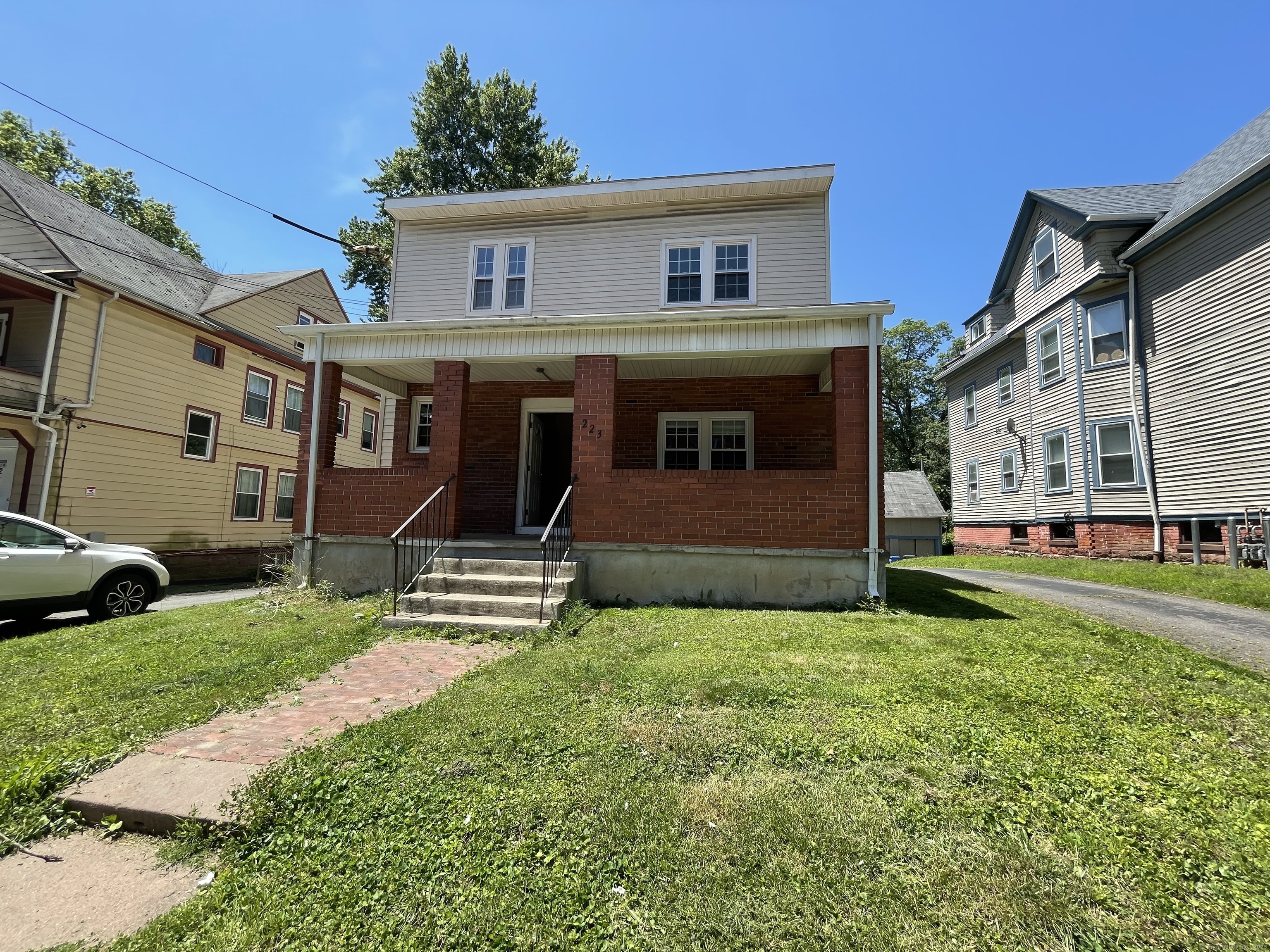 Hartford, Connecticut 06105, United States, 4 Bedrooms Bedrooms, ,2 BathroomsBathrooms,Residential,Active,158743